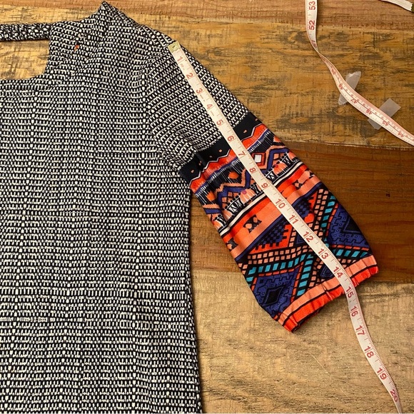 Chic Geometric Patterned Dress - Black and Orange - Picture 11 of 12